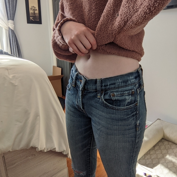 Low-rise blue jeans in size 2 - Picture 2 of 4